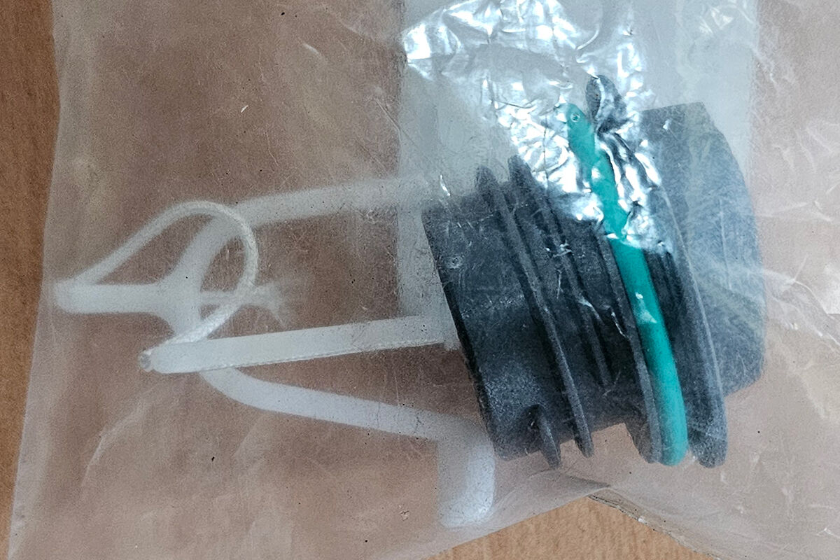 +nbspFits Models 50012008R Genuine Oleo Mac fFuel Cap GS820 GS720 962 +nbsp 