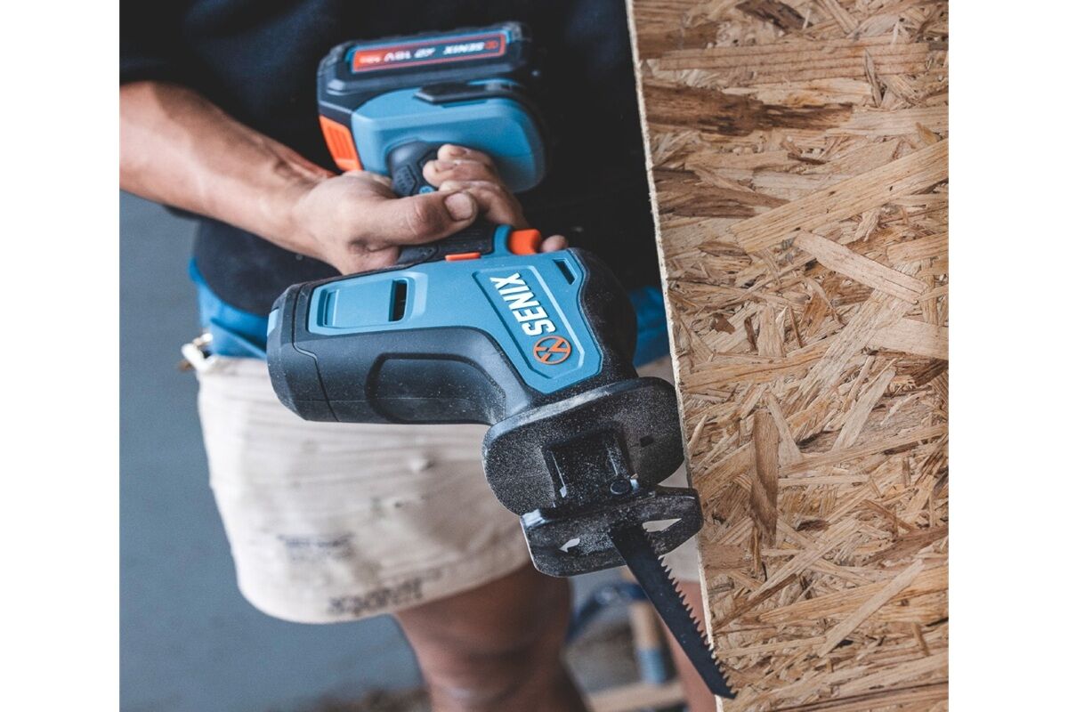 SENIX X2 18V Brushless 22mm Compact Reciprocating Saw Kit SENIX X2 18V Brushless 22mm Compact Reciprocating Saw Kit